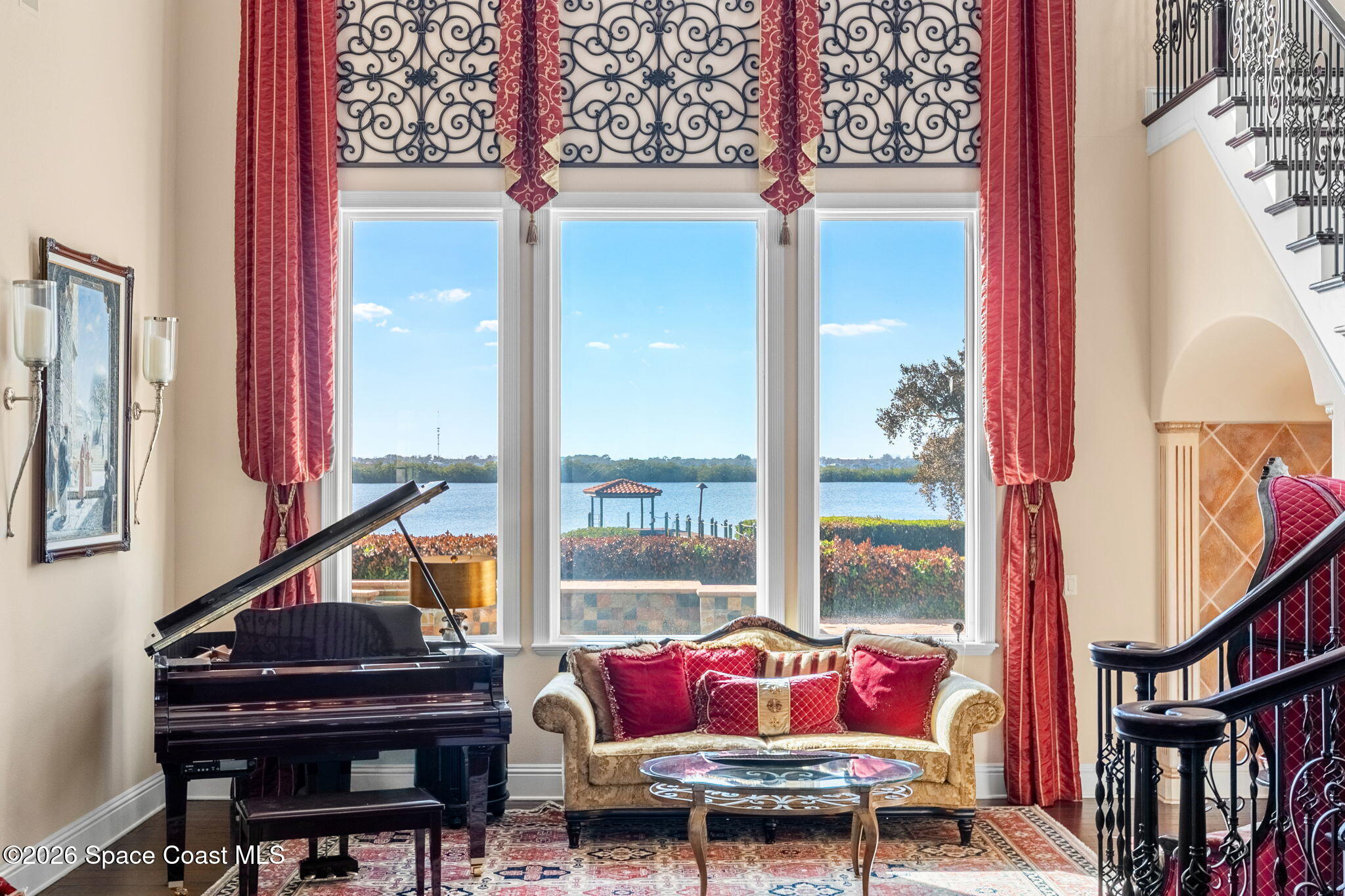 4760 Honeyridge Lane