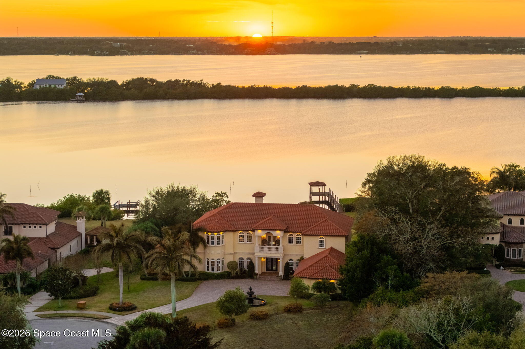 4760 Honeyridge Lane