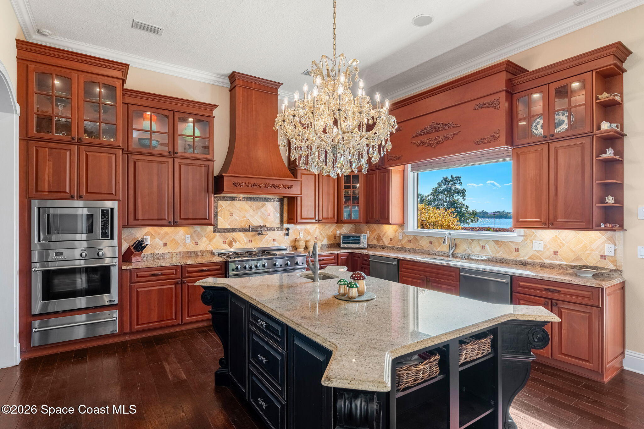 4760 Honeyridge Lane