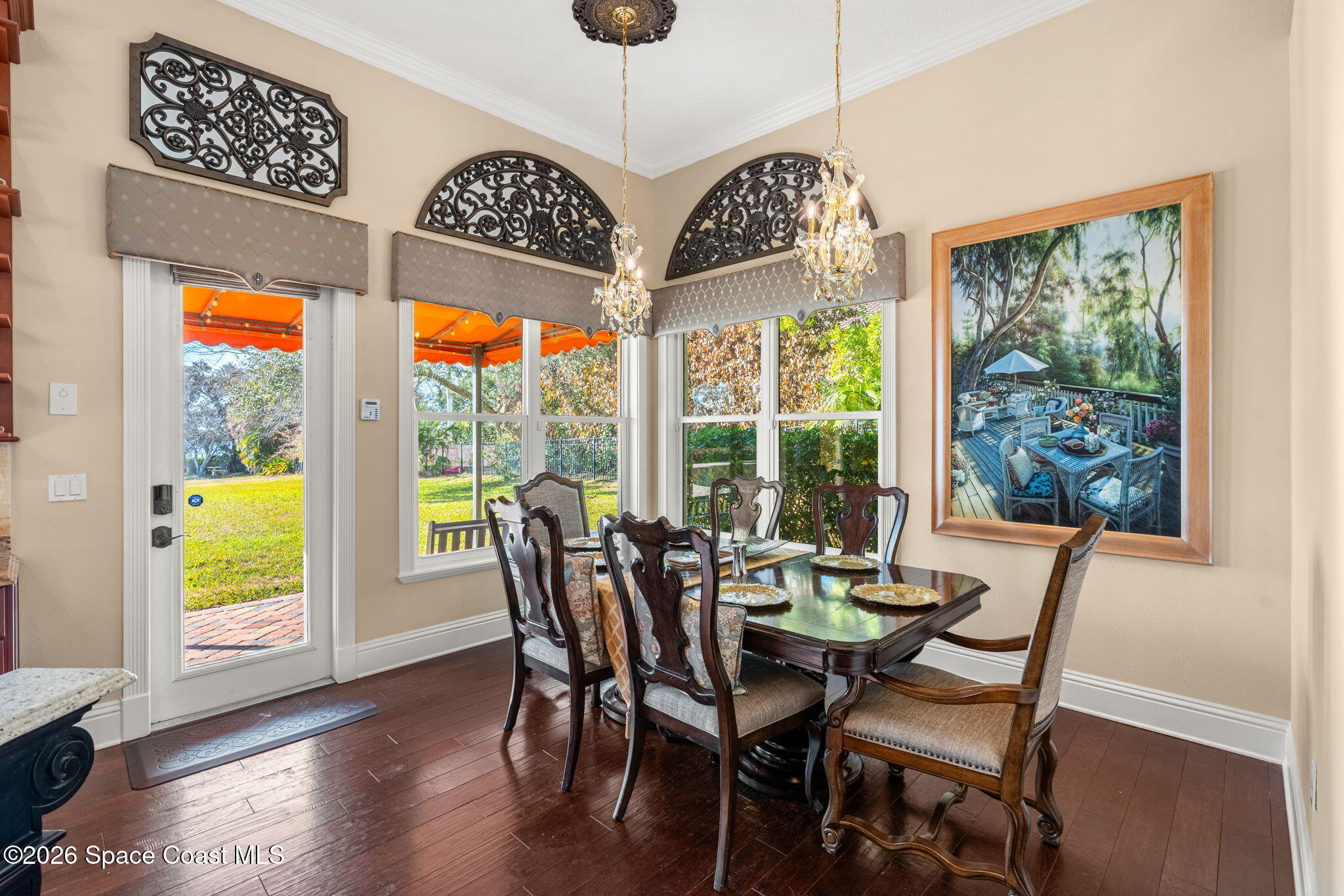 4760 Honeyridge Lane