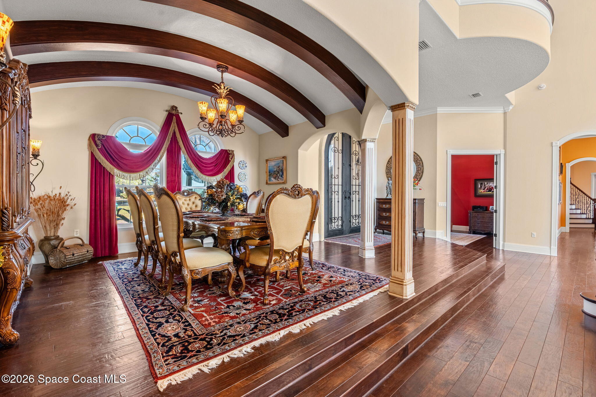 4760 Honeyridge Lane