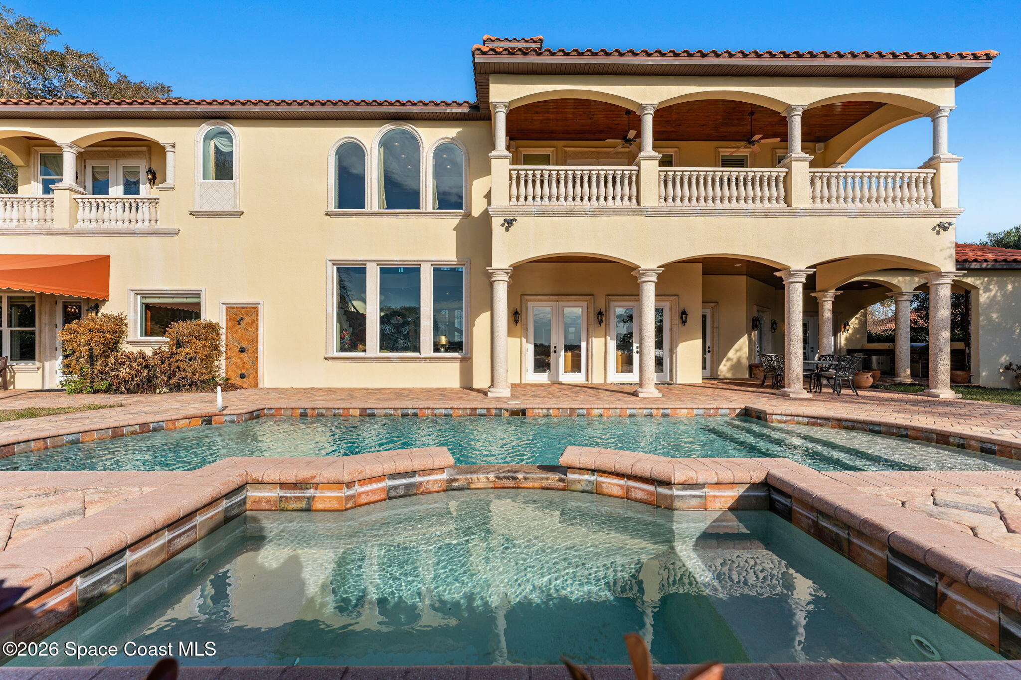 4760 Honeyridge Lane