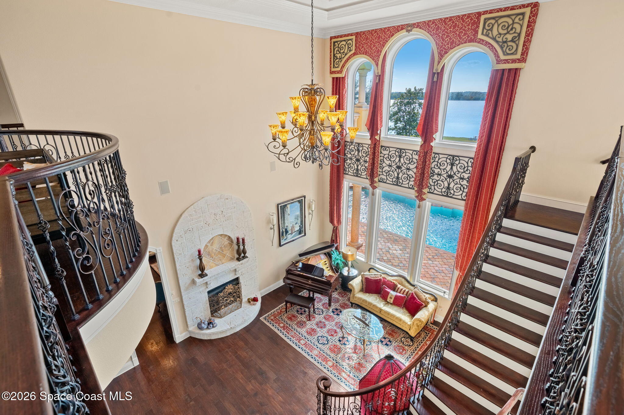 4760 Honeyridge Lane