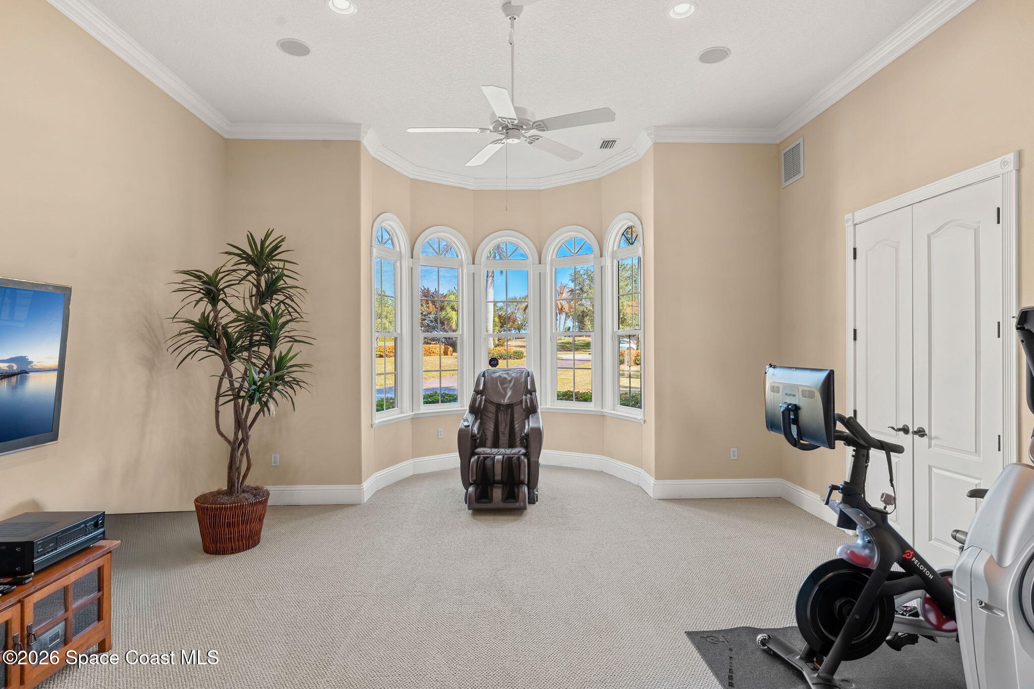 4760 Honeyridge Lane