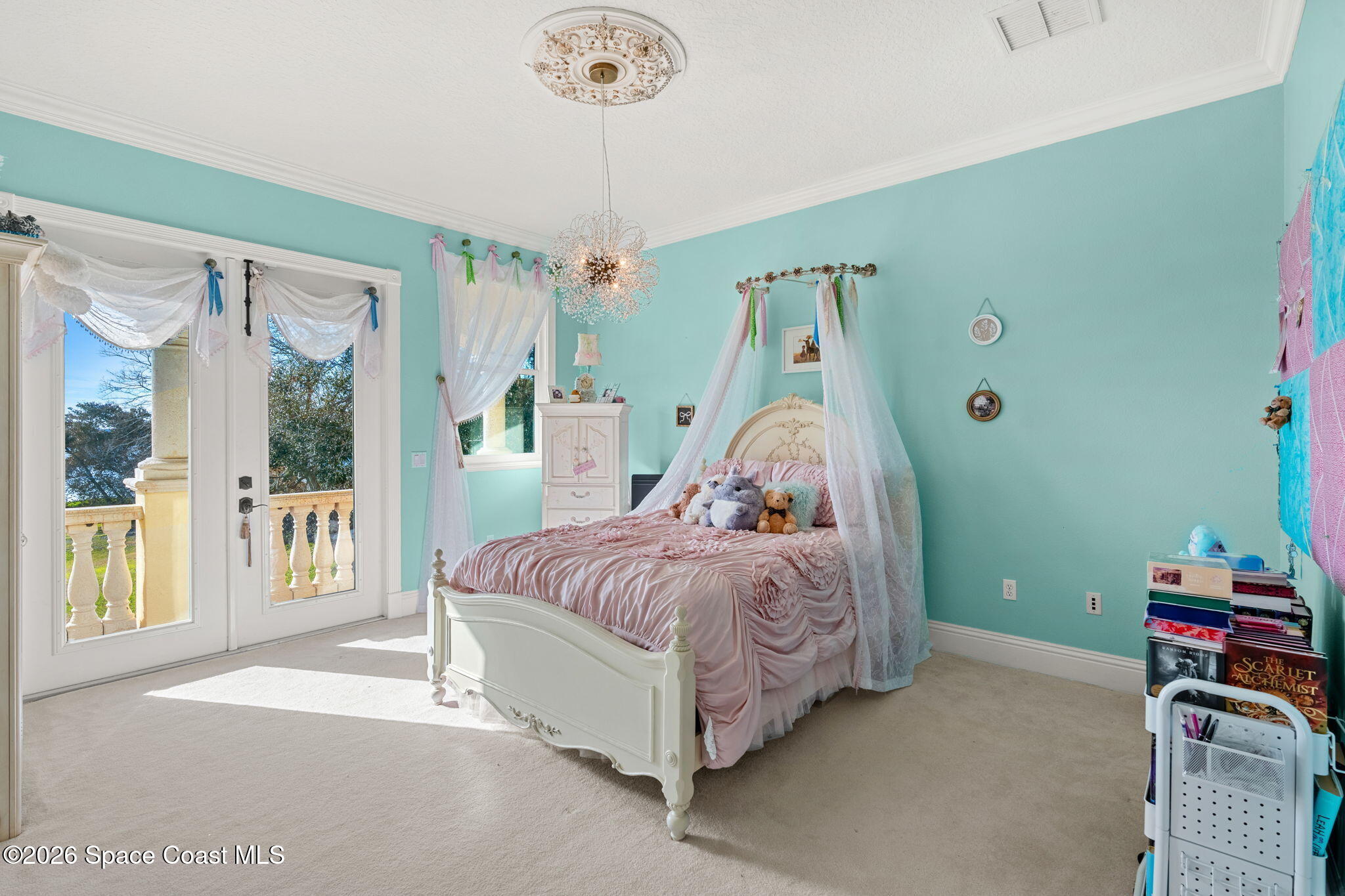 4760 Honeyridge Lane