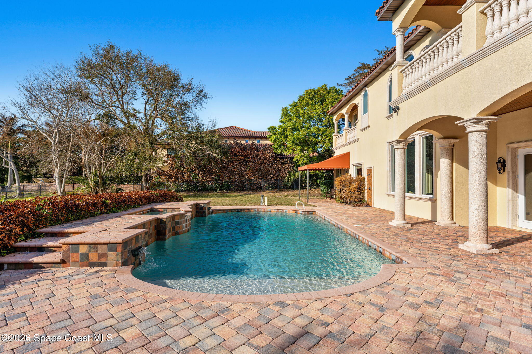 4760 Honeyridge Lane