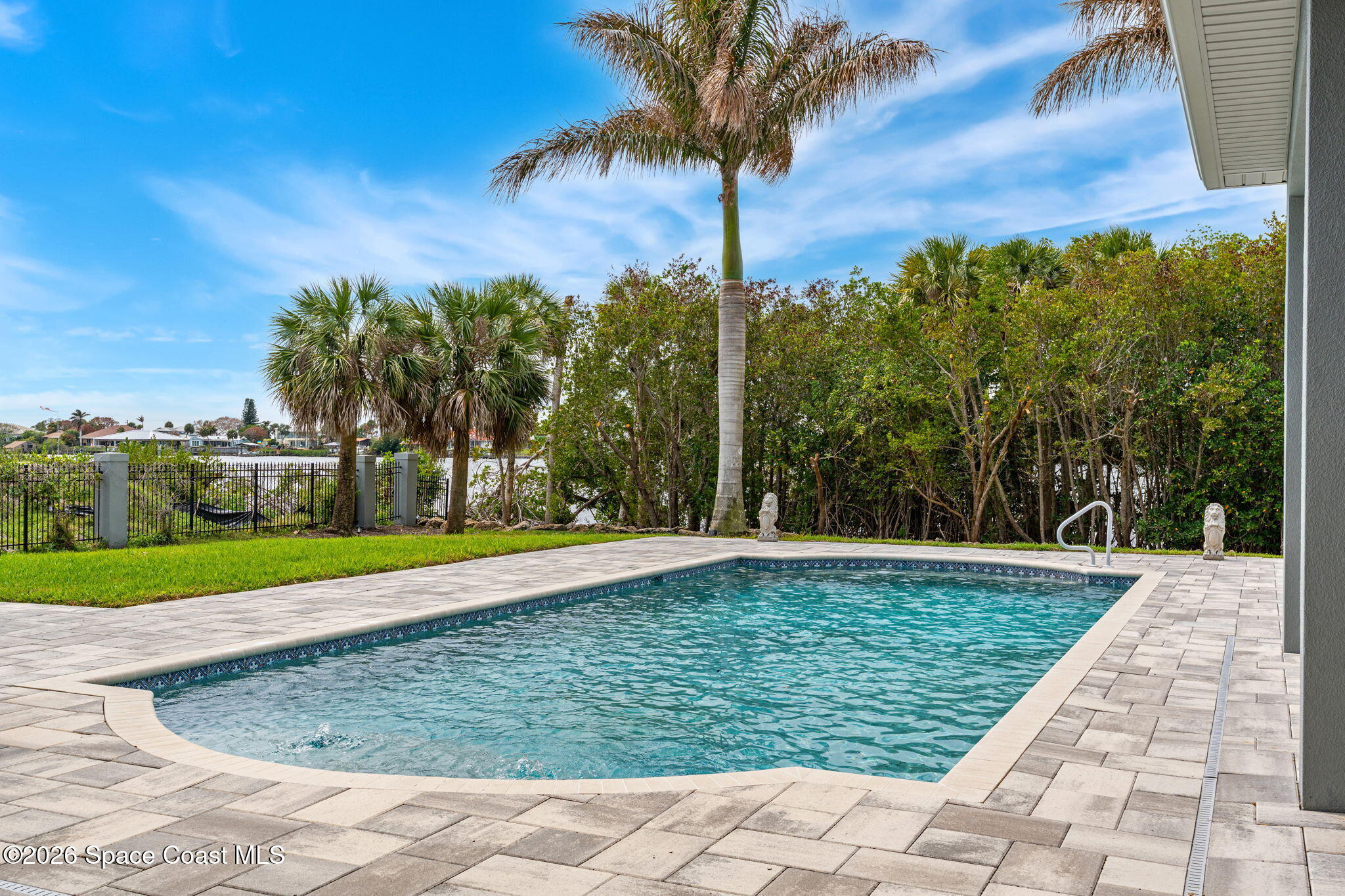 135 Lansing Island Drive