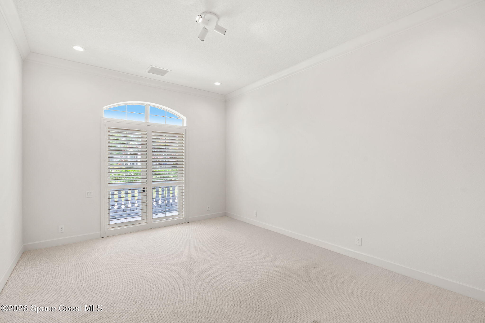 135 Lansing Island Drive