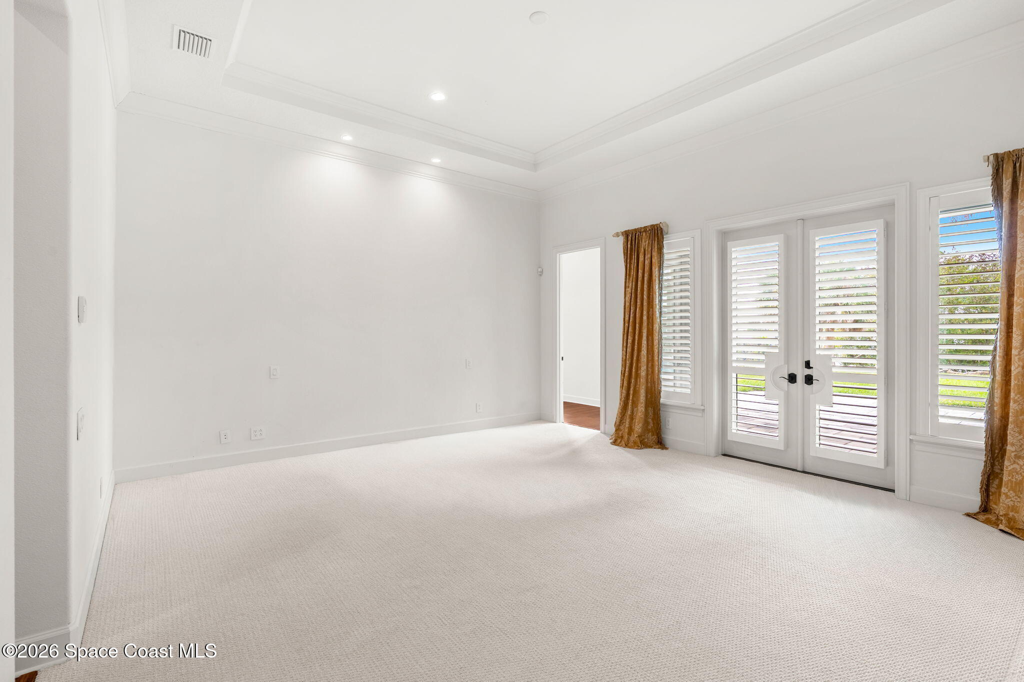 135 Lansing Island Drive