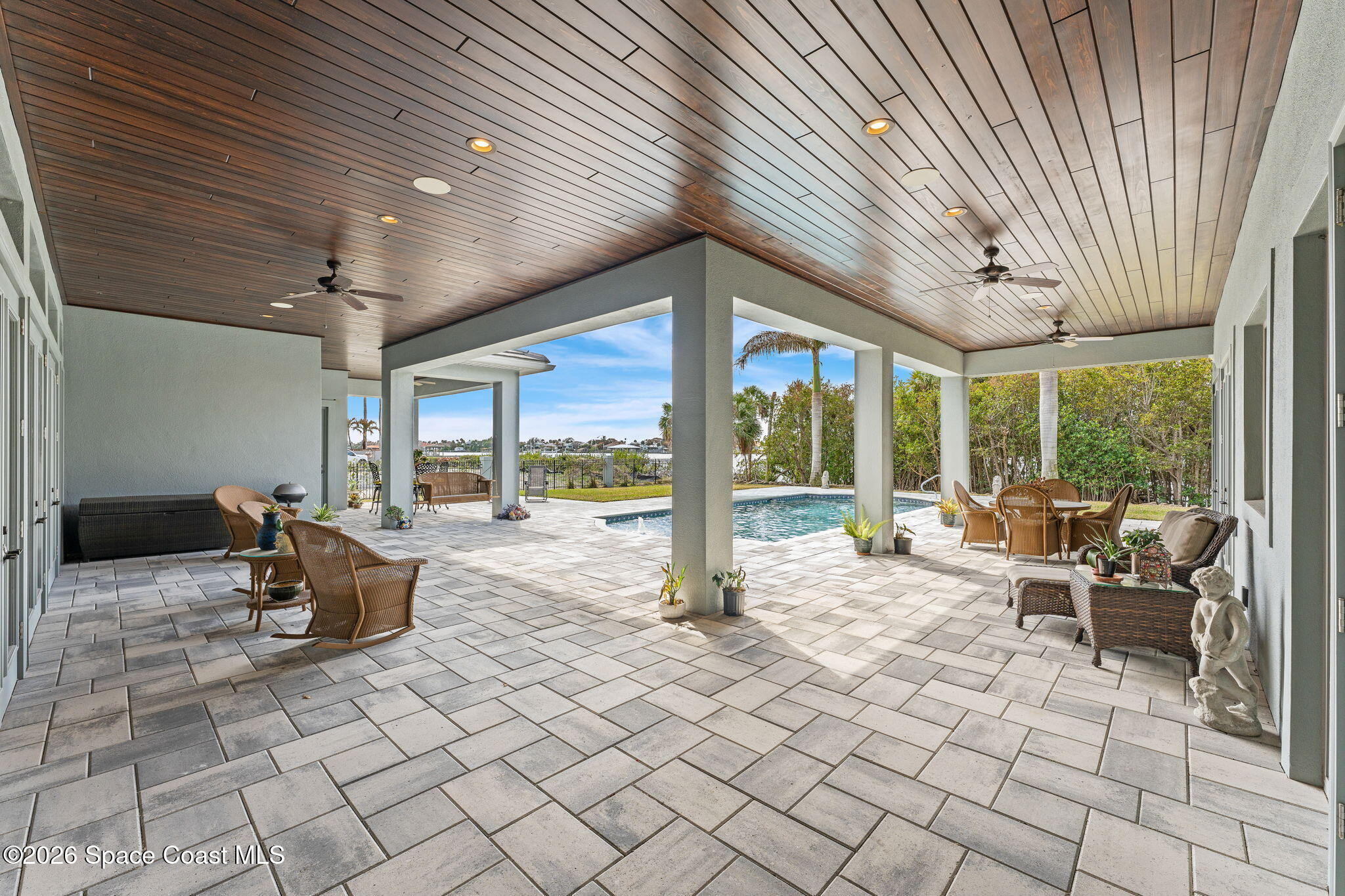 135 Lansing Island Drive