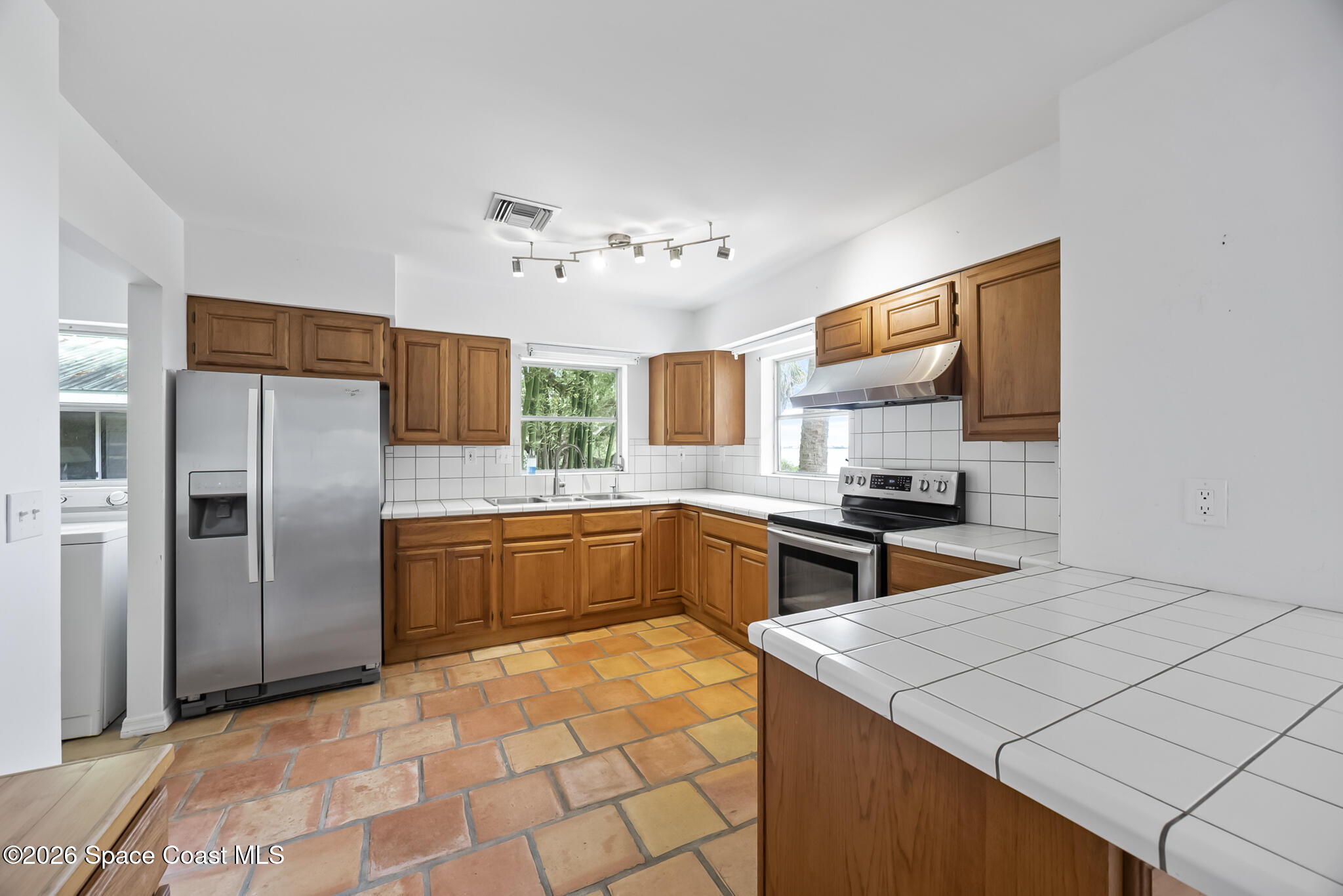 8690 S Tropical Trail