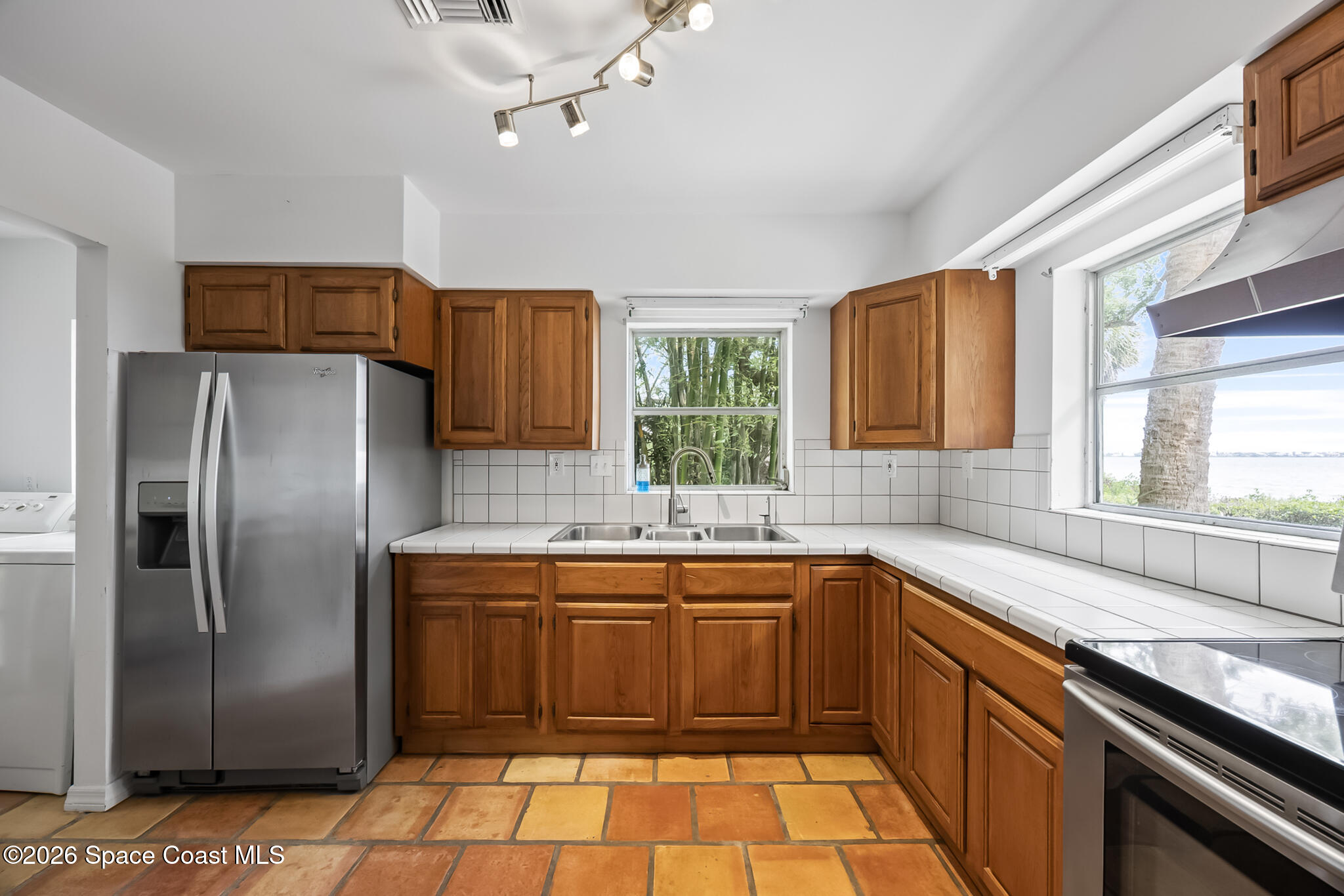 8690 S Tropical Trail