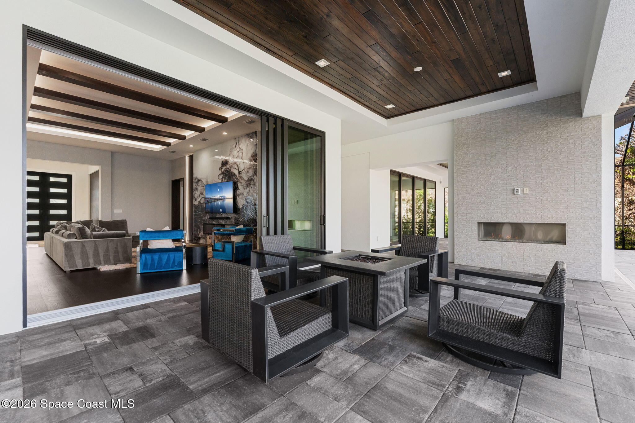 3618 Lake Adelaide Place