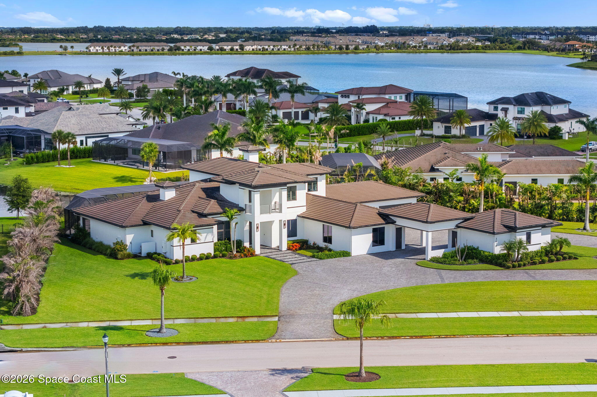3618 Lake Adelaide Place