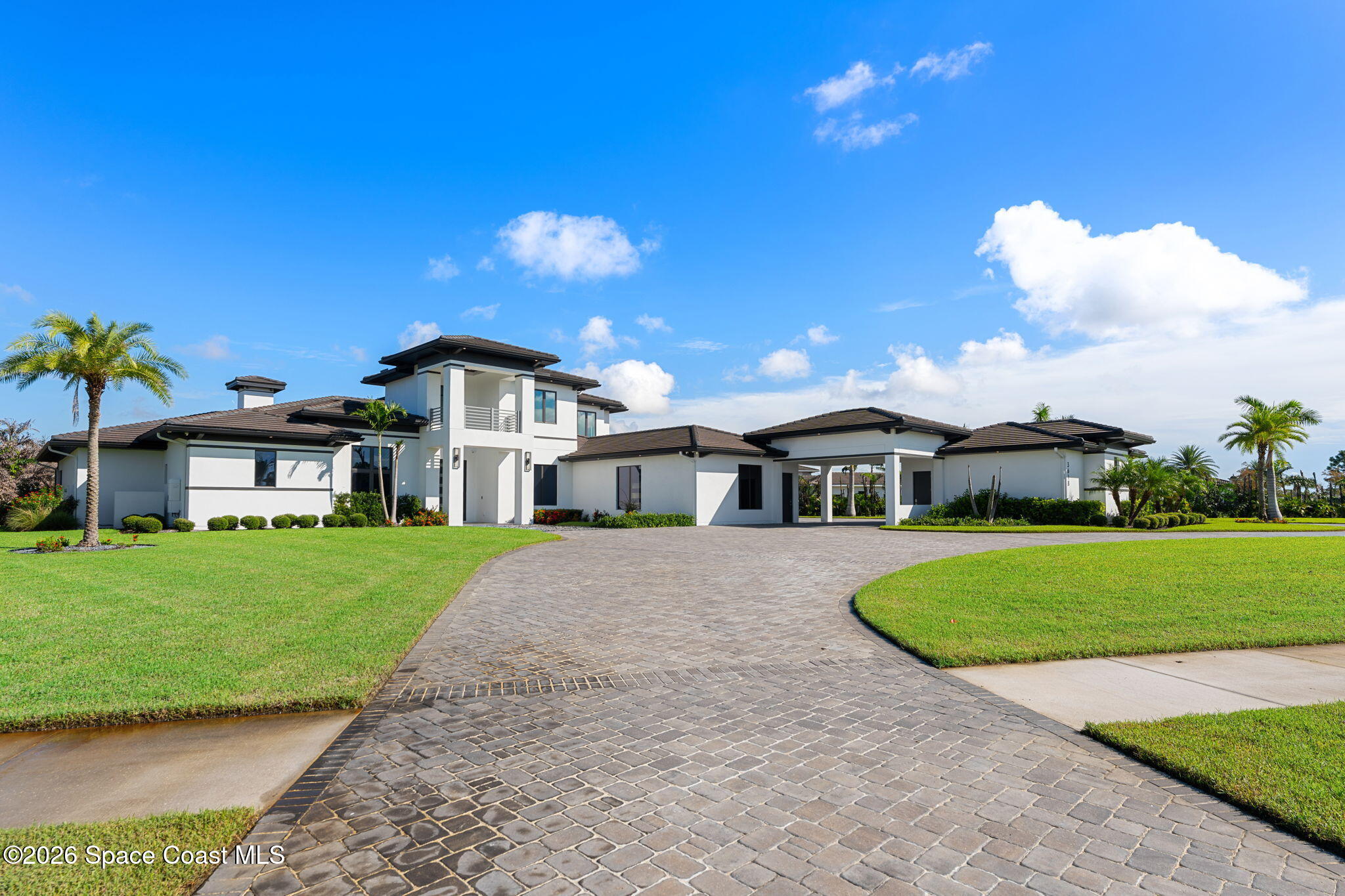 3618 Lake Adelaide Place