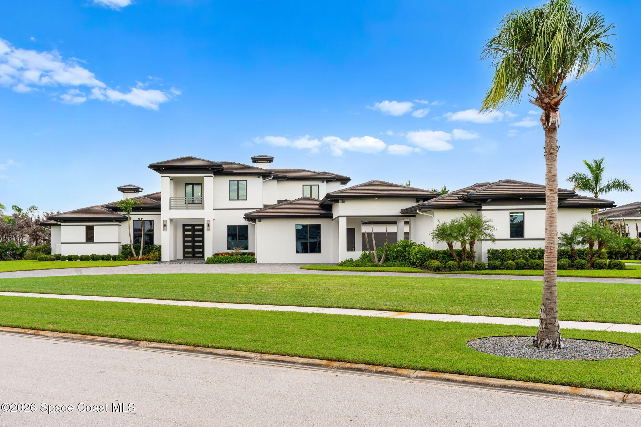 3618 Lake Adelaide Place