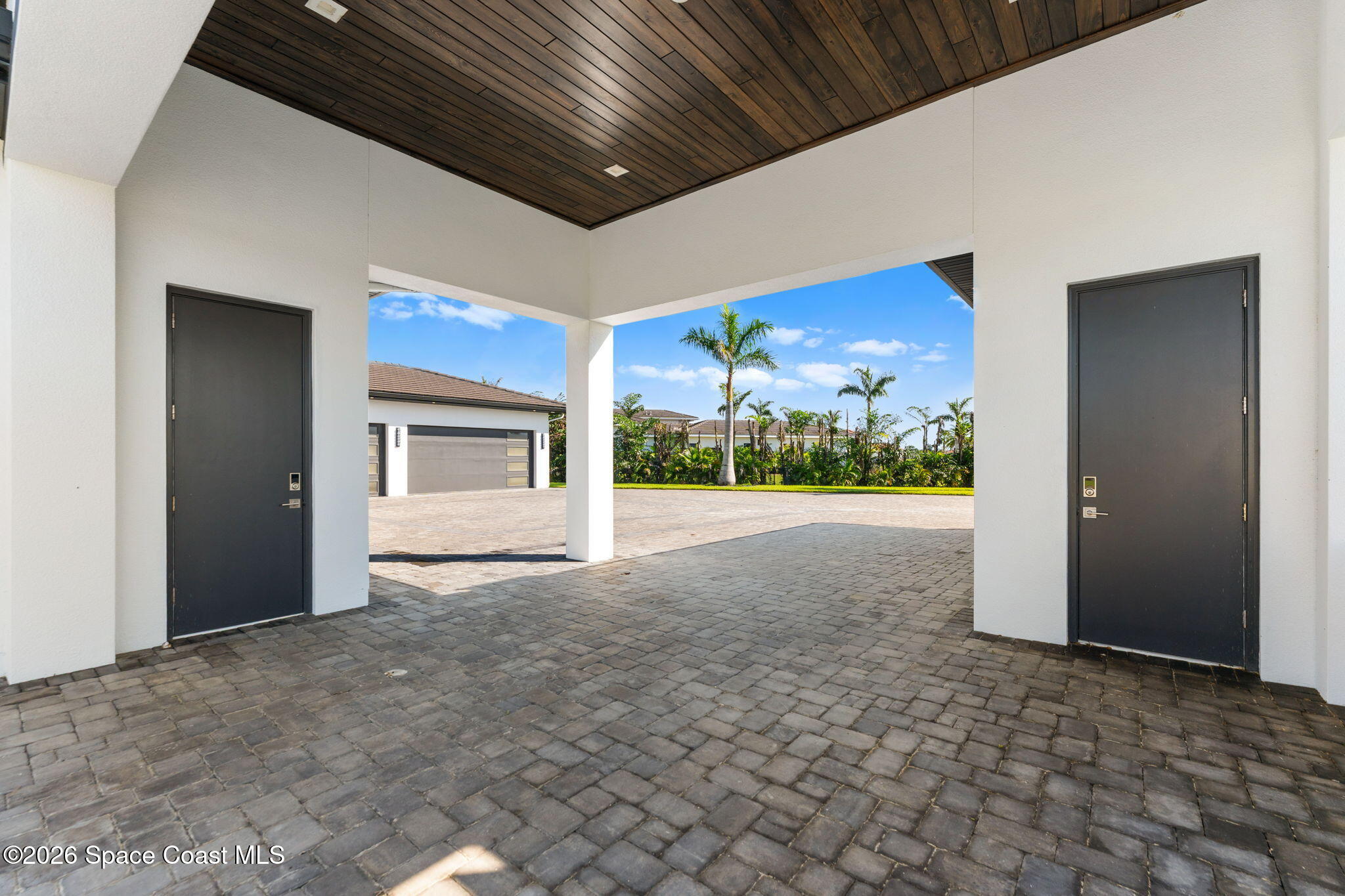 3618 Lake Adelaide Place
