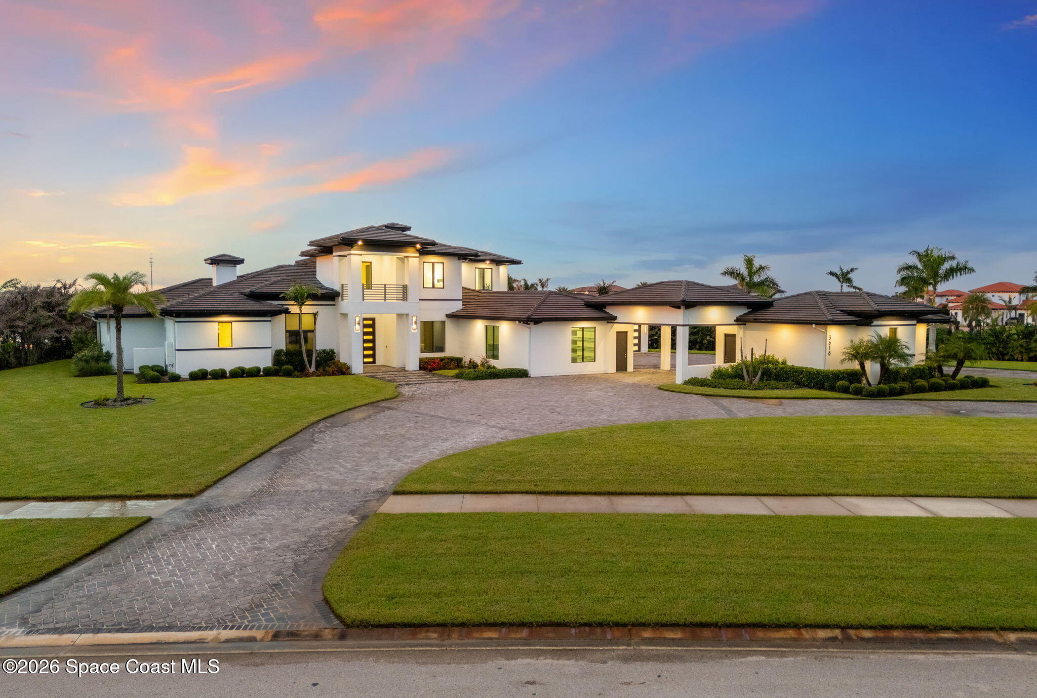 3618 Lake Adelaide Place