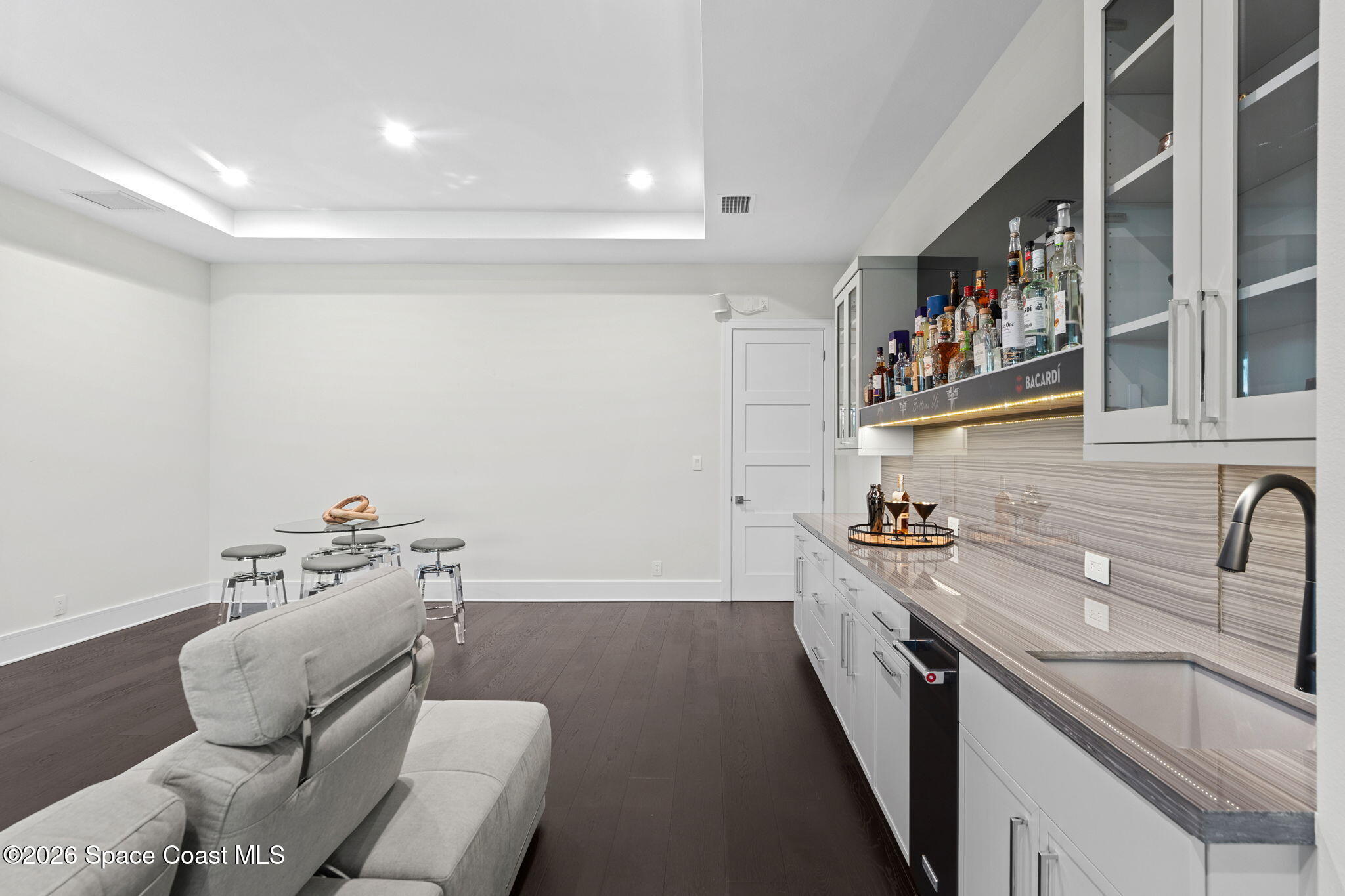 3618 Lake Adelaide Place