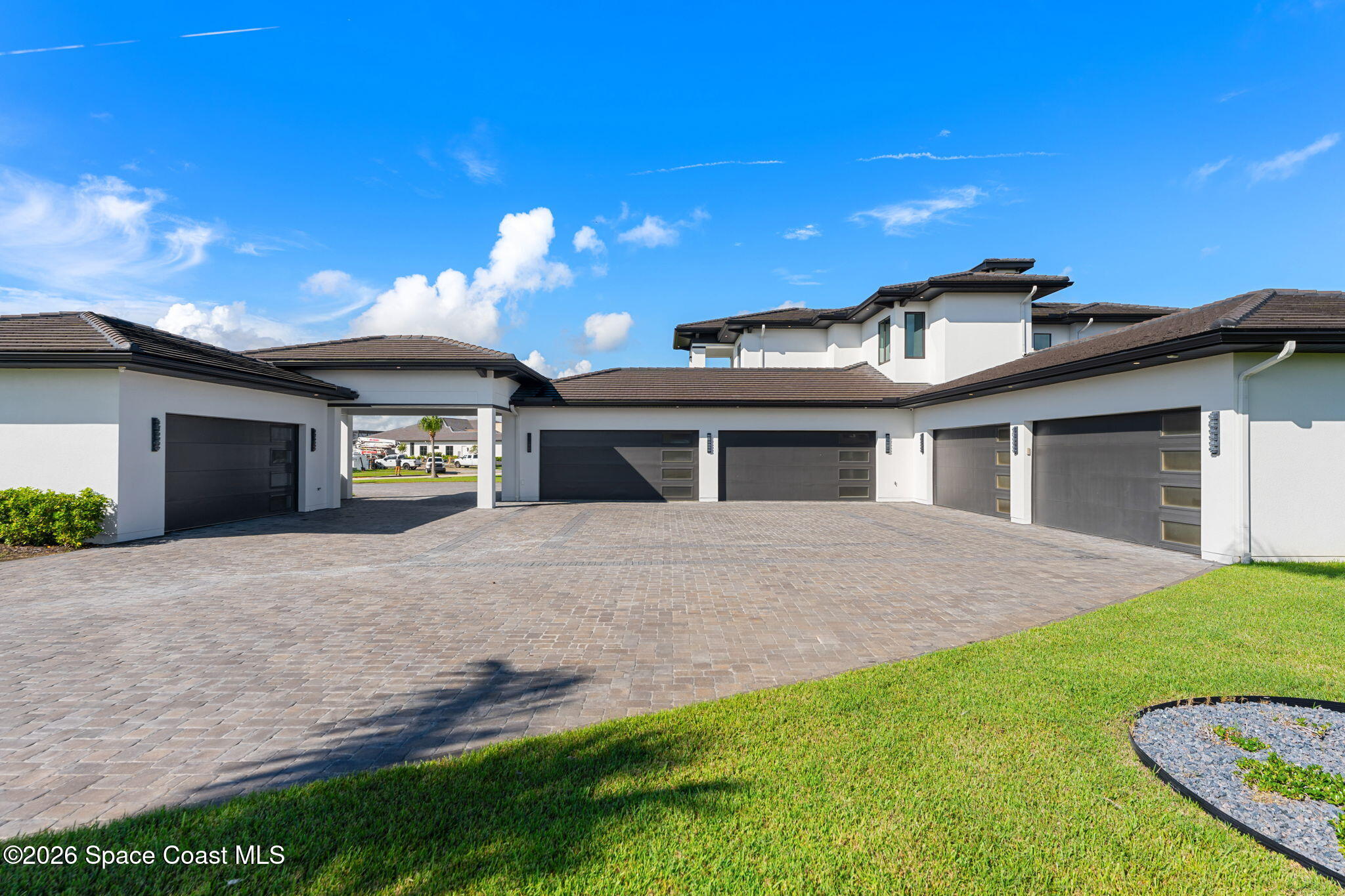 3618 Lake Adelaide Place