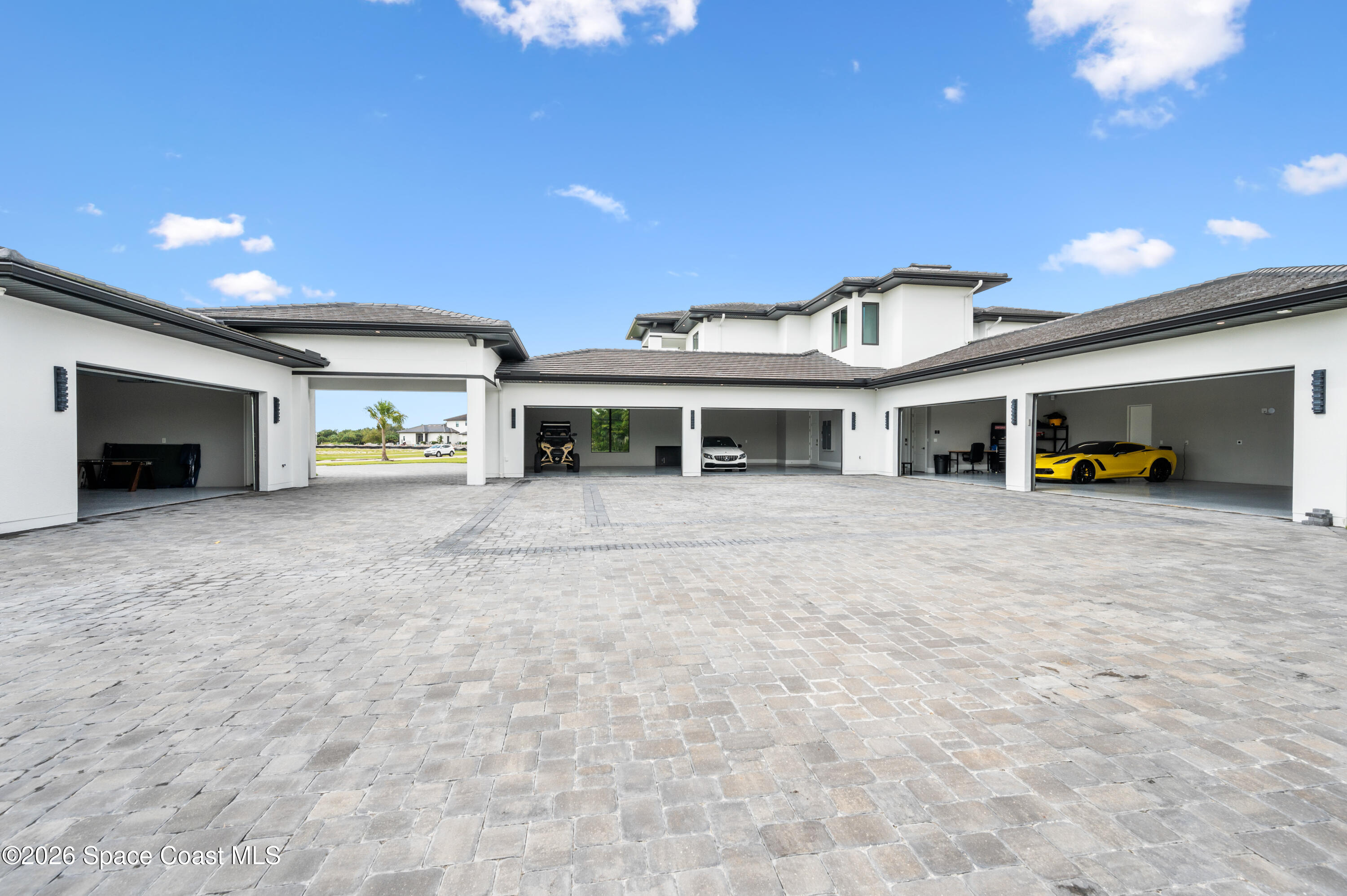 3618 Lake Adelaide Place