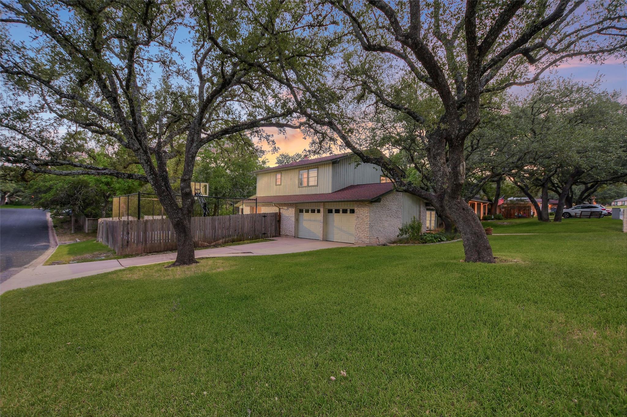 7615 Rockpoint DR