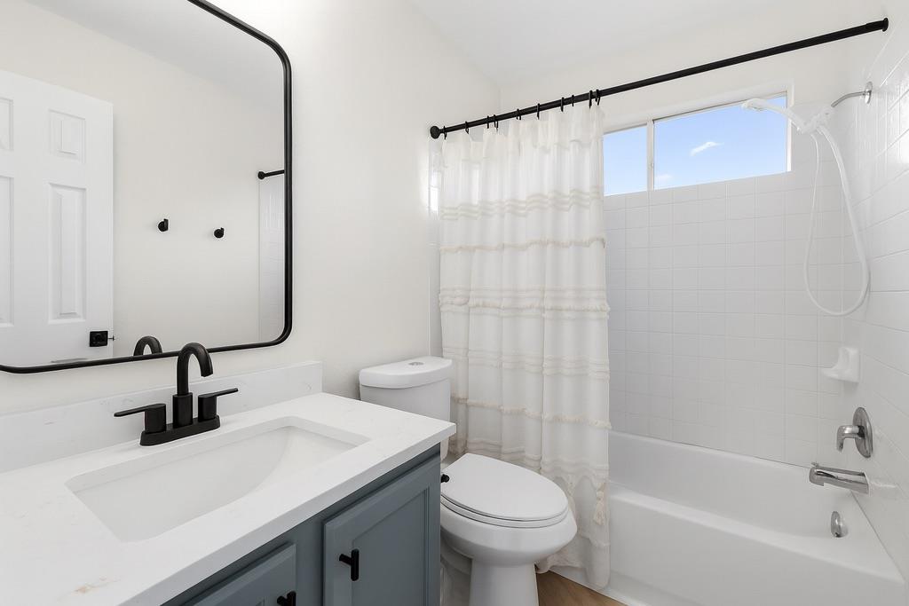 1305 Tudor House Rd | Updated & Move-In Ready