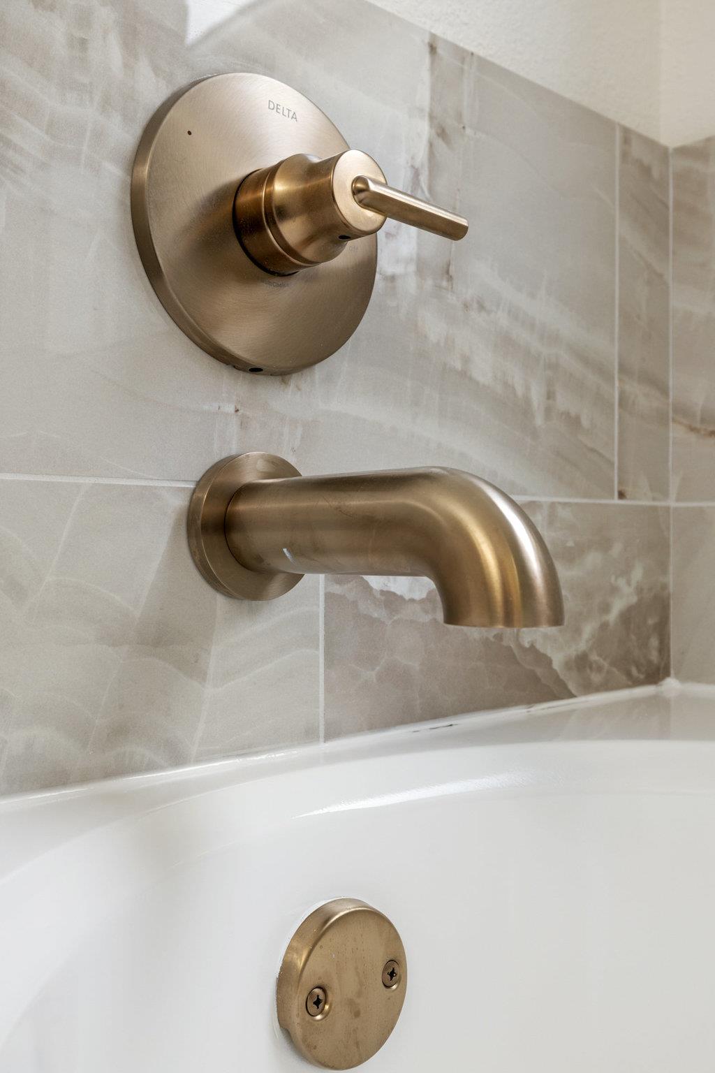 1305 Tudor House Rd | Updated & Move-In Ready