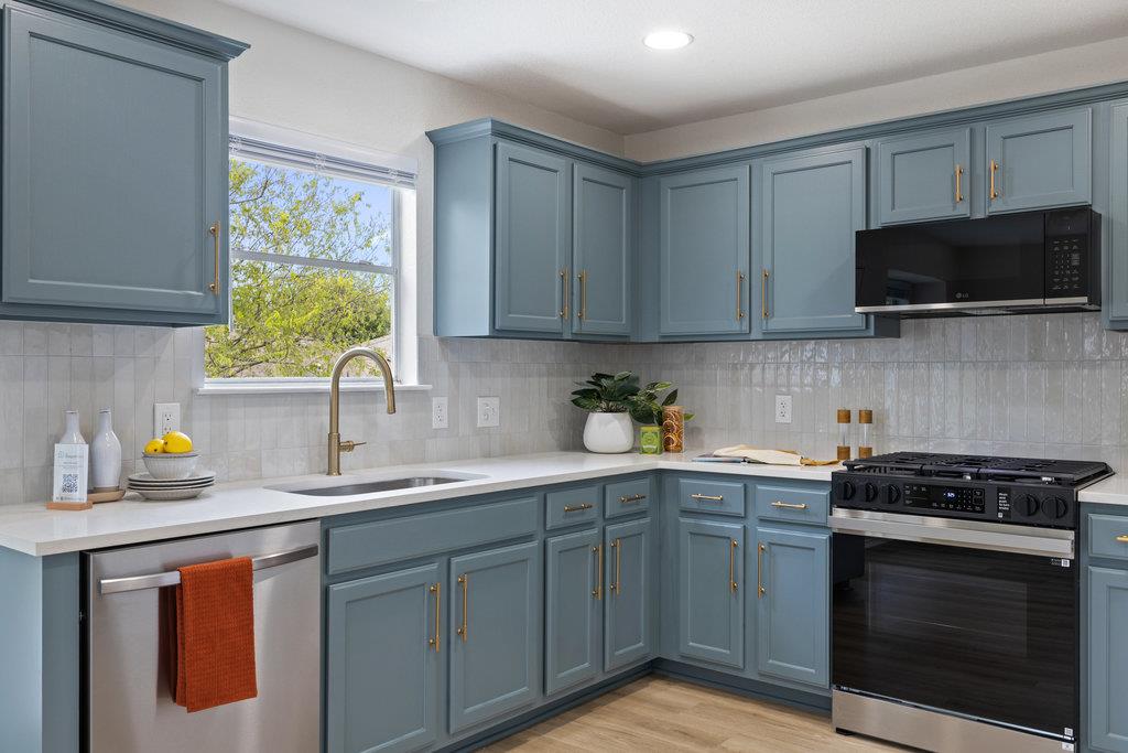 1305 Tudor House Rd | Updated & Move-In Ready