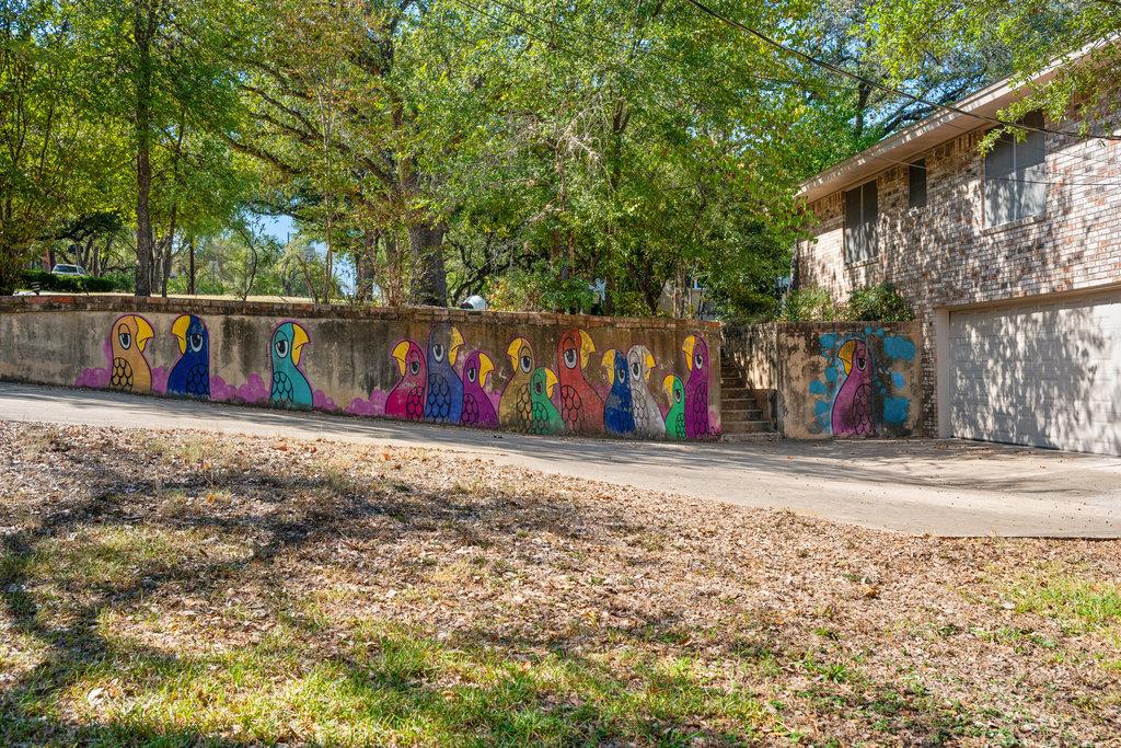303 Ridgewood RD
