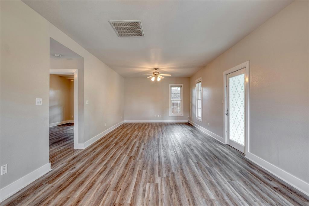 1105 W 40th ST