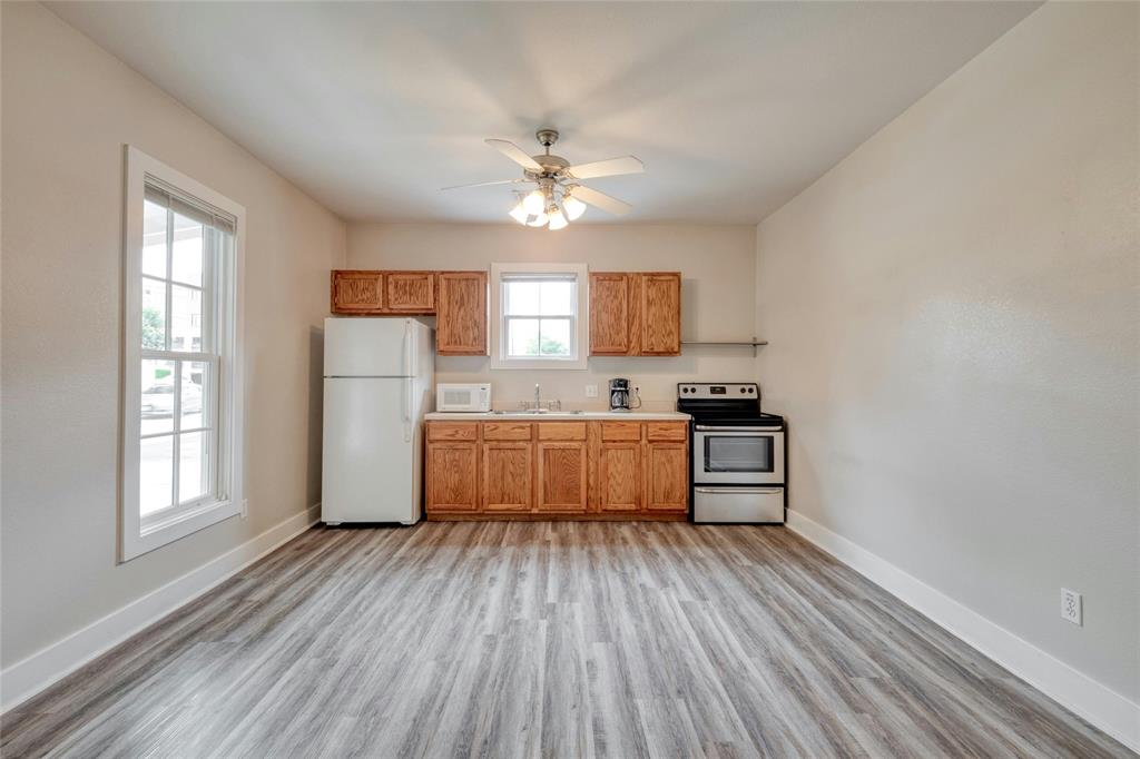 1105 W 40th ST