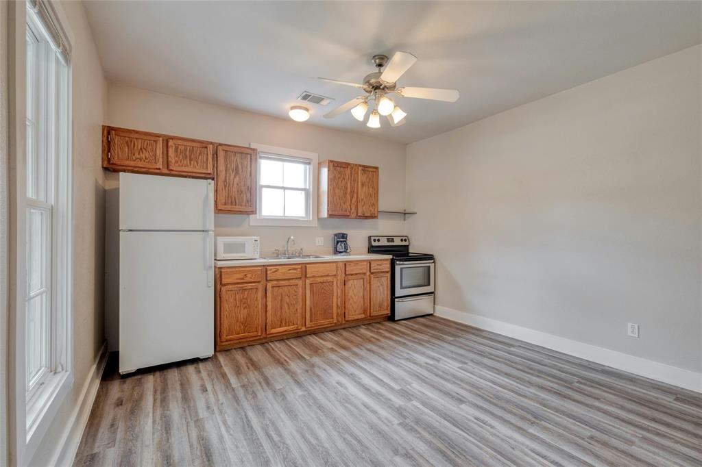 1105 W 40th ST