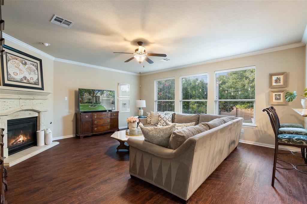 1907 Colony Glen LN