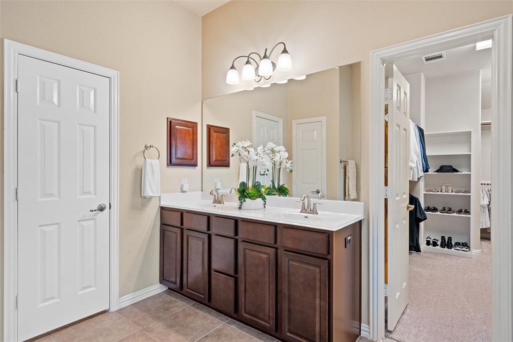 1907 Colony Glen LN