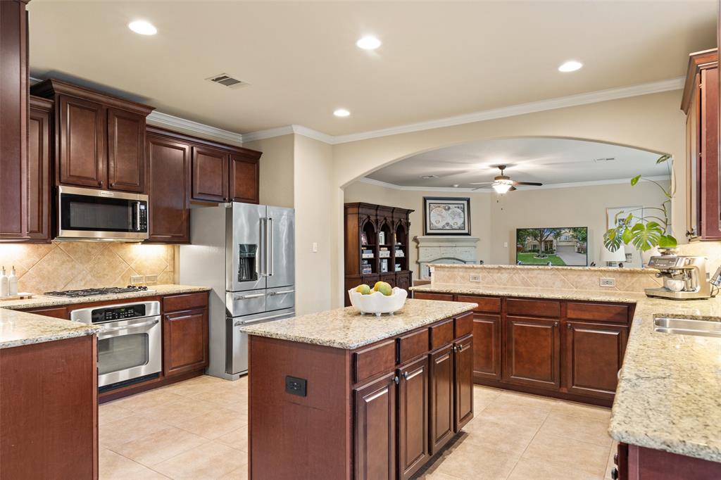1907 Colony Glen LN