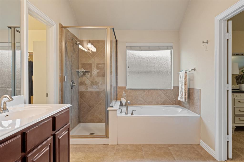 1907 Colony Glen LN