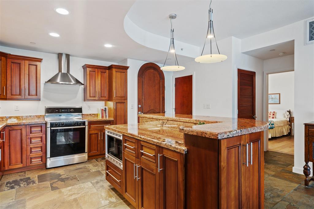 1812 West Ave # 202