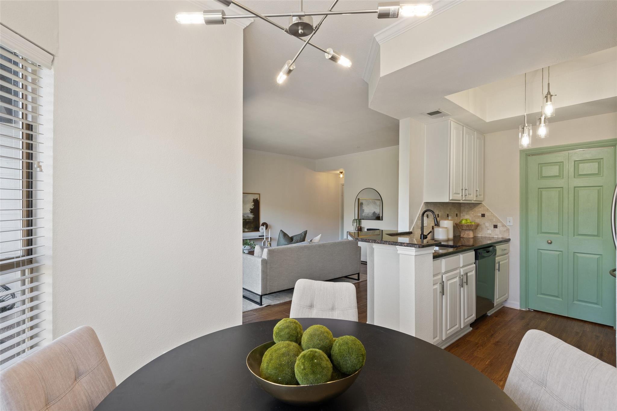 6000 Shepherd Mountain CV # 804