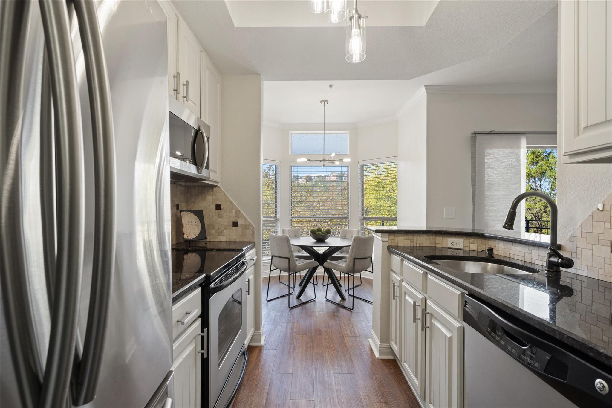 6000 Shepherd Mountain CV # 804