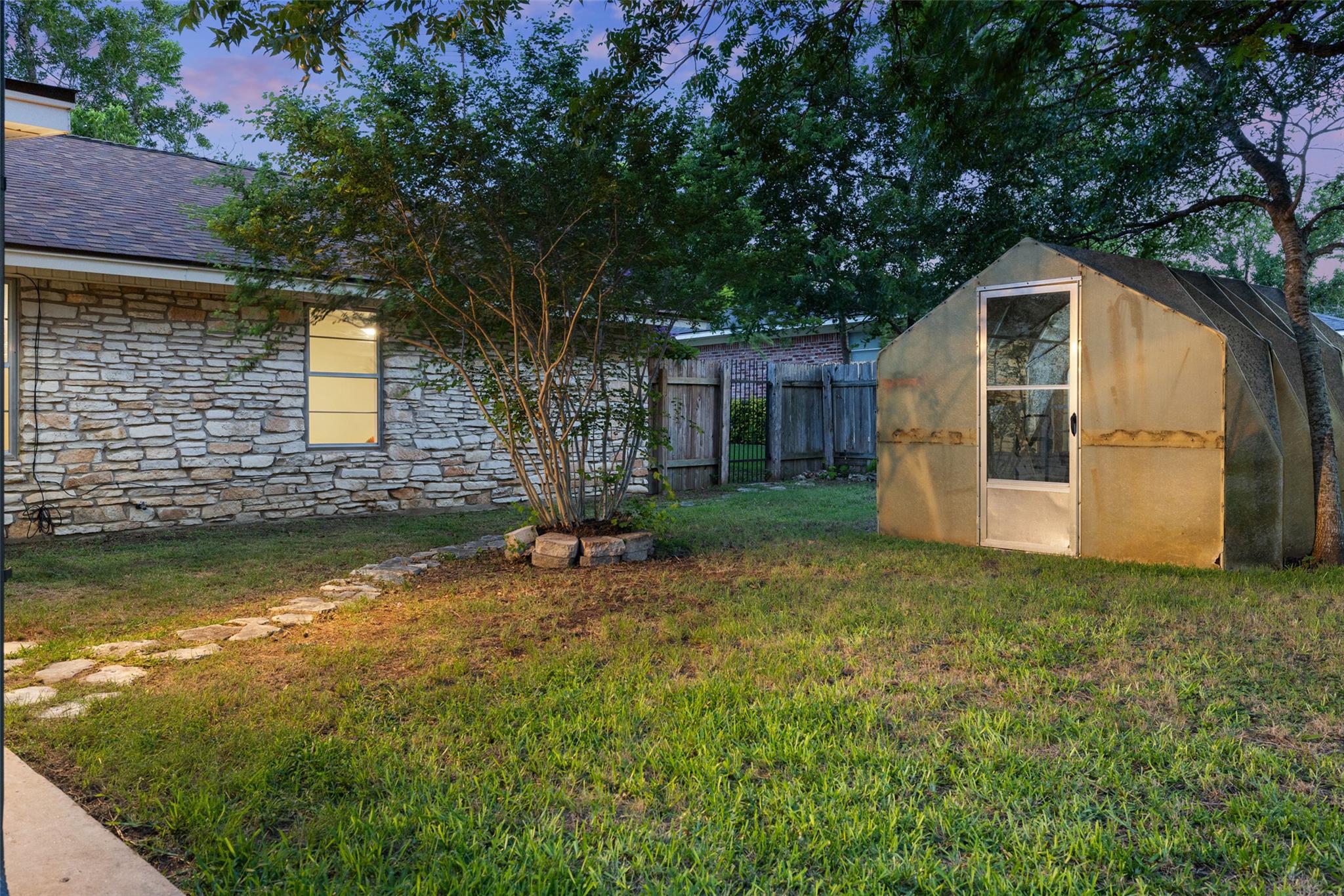 106 Live Oak Drive Georgetown TX - Home for Sale $375,000