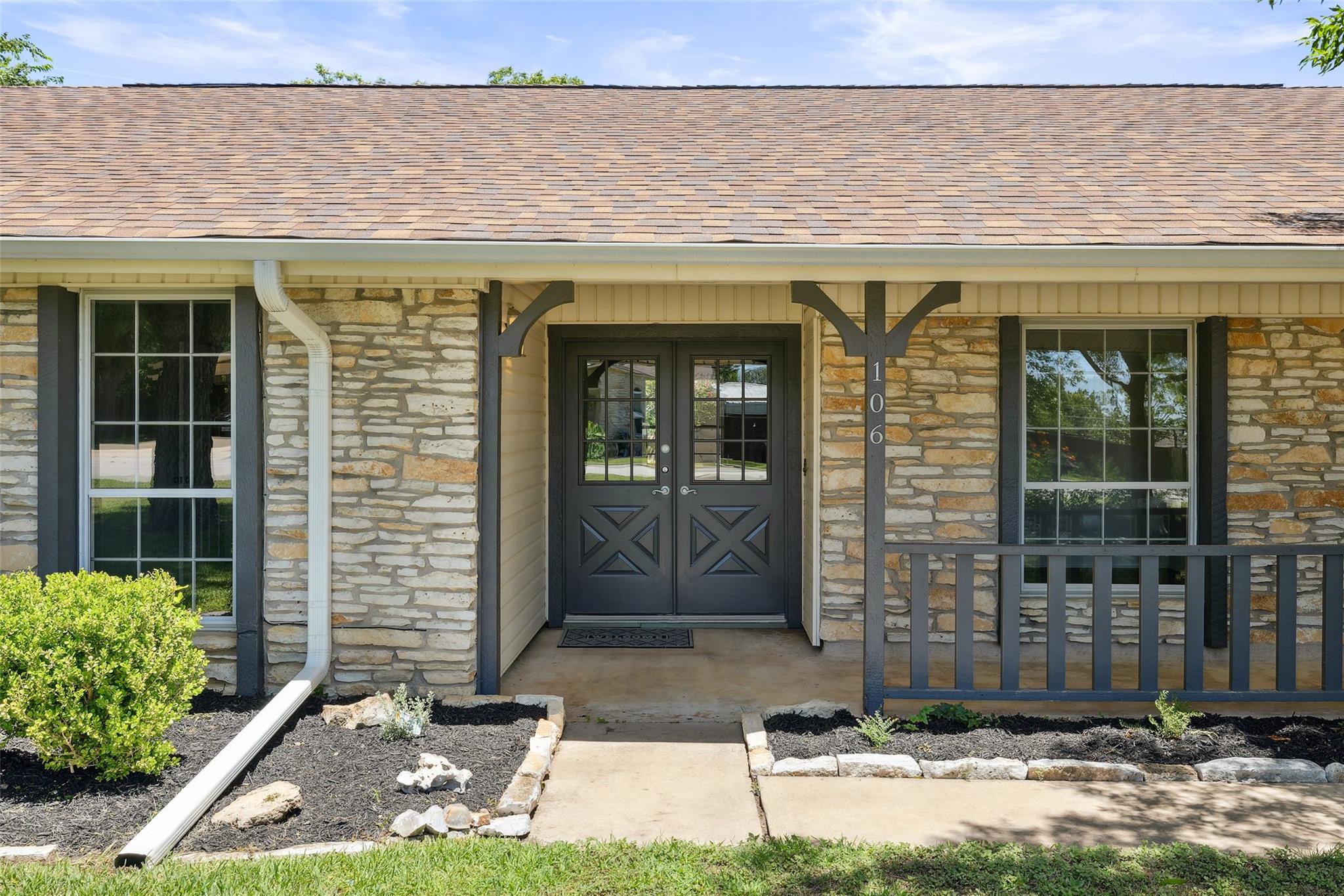 106 Live Oak Drive Georgetown TX - Home for Sale $375,000