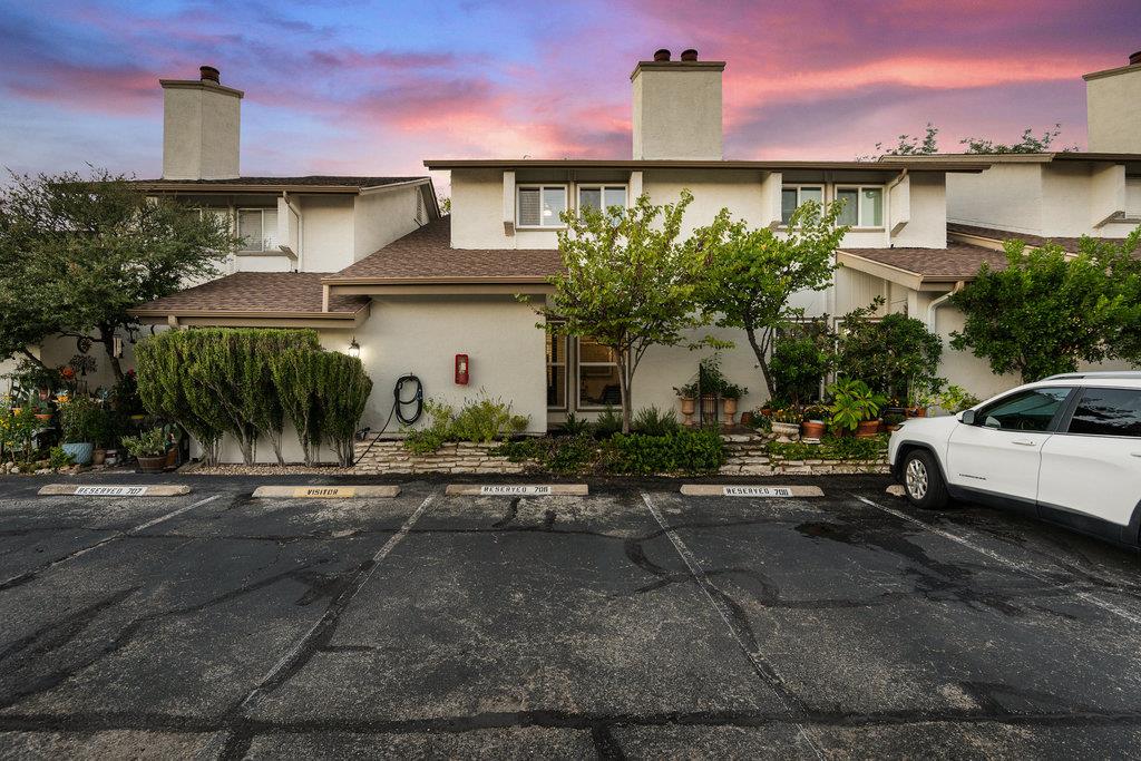 6910 Hart LN # 706, Austin Unit: 706