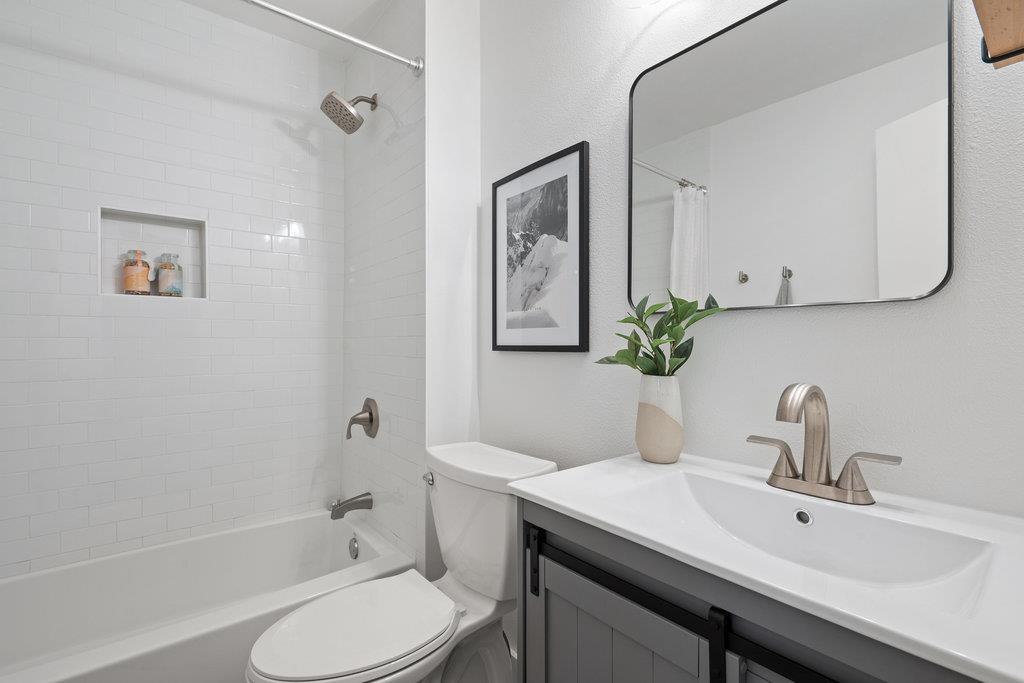 6910 Hart LN # 706, Austin Unit: 706