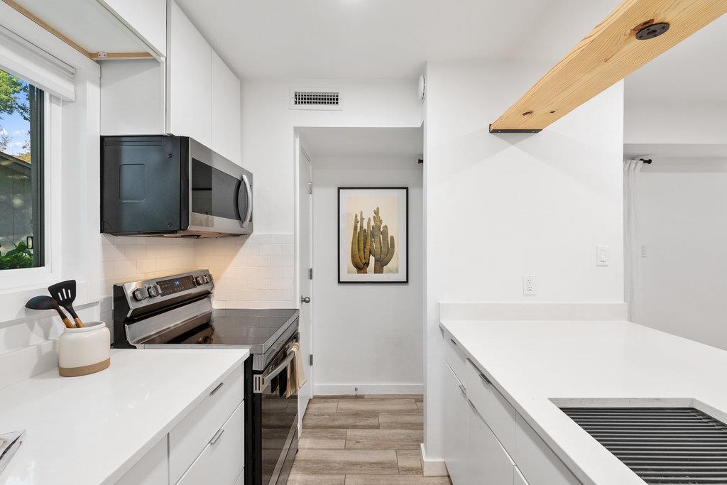 6910 Hart LN # 706, Austin Unit: 706