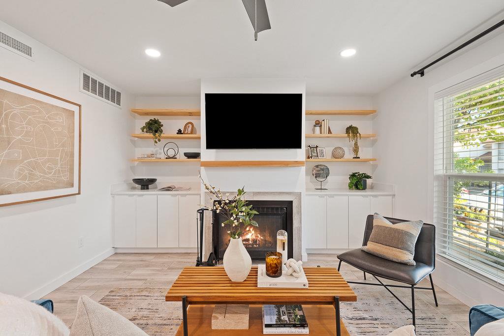 6910 Hart LN # 706, Austin Unit: 706