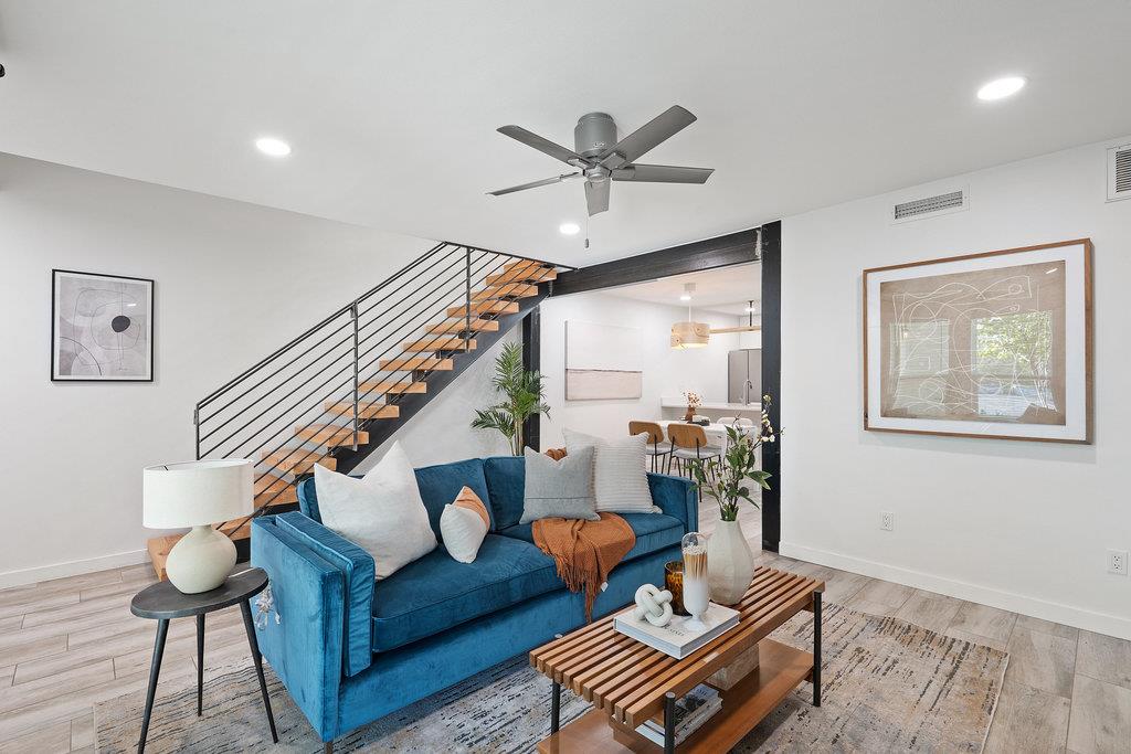 6910 Hart LN # 706, Austin Unit: 706
