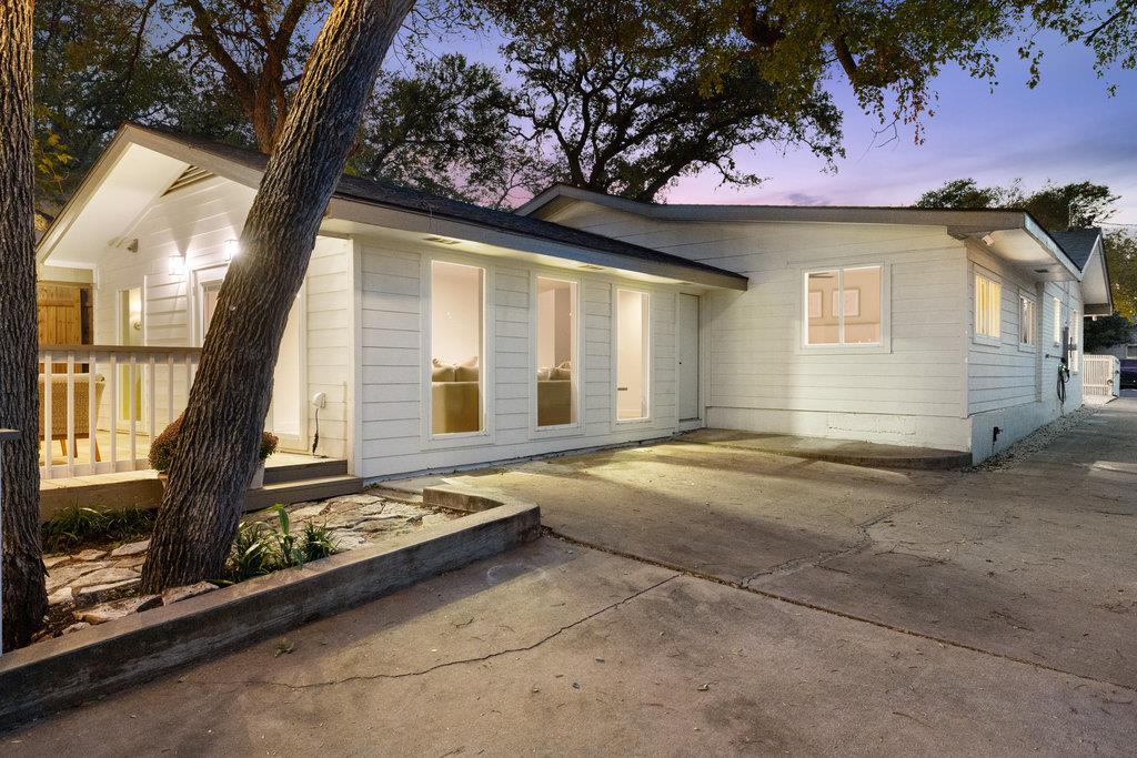   1505 Summit St | Updated Elmhurst Ranch Minutes from Downtown Austin