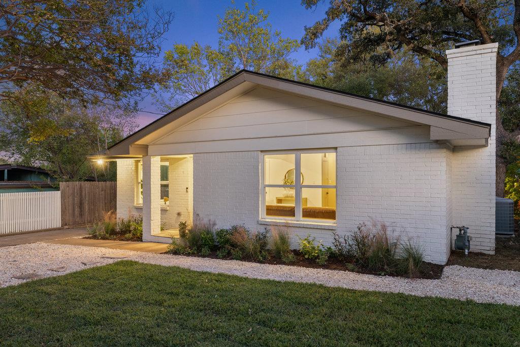   1505 Summit St | Updated Elmhurst Ranch Minutes from Downtown Austin