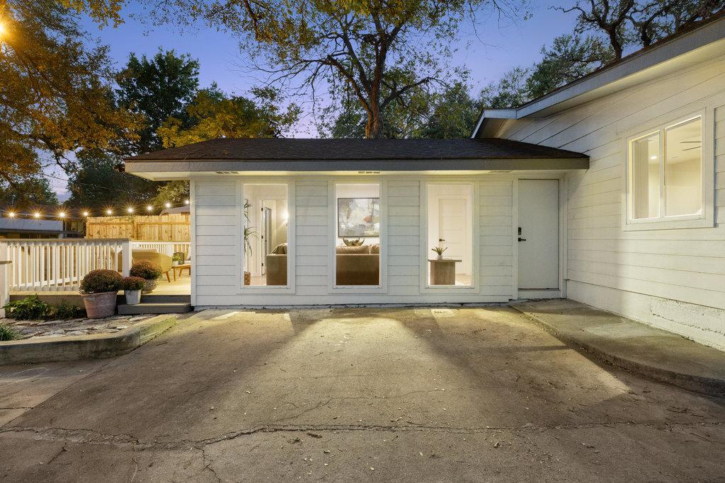   1505 Summit St | Updated Elmhurst Ranch Minutes from Downtown Austin